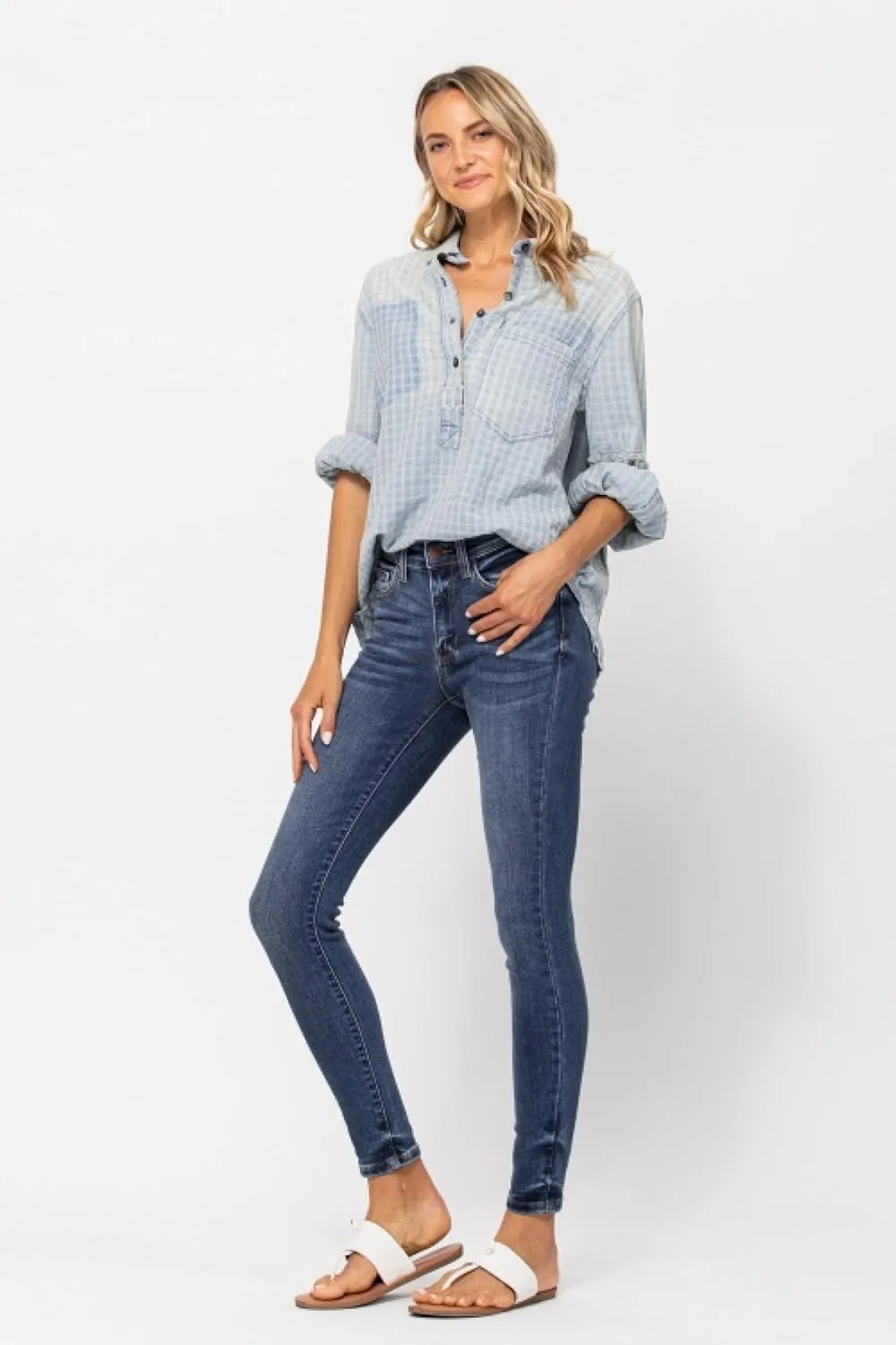 Judy Blue Classic Mid Rise Skinny Jeans for Women Handsand Comfortable Cotton Denim Pants-82252