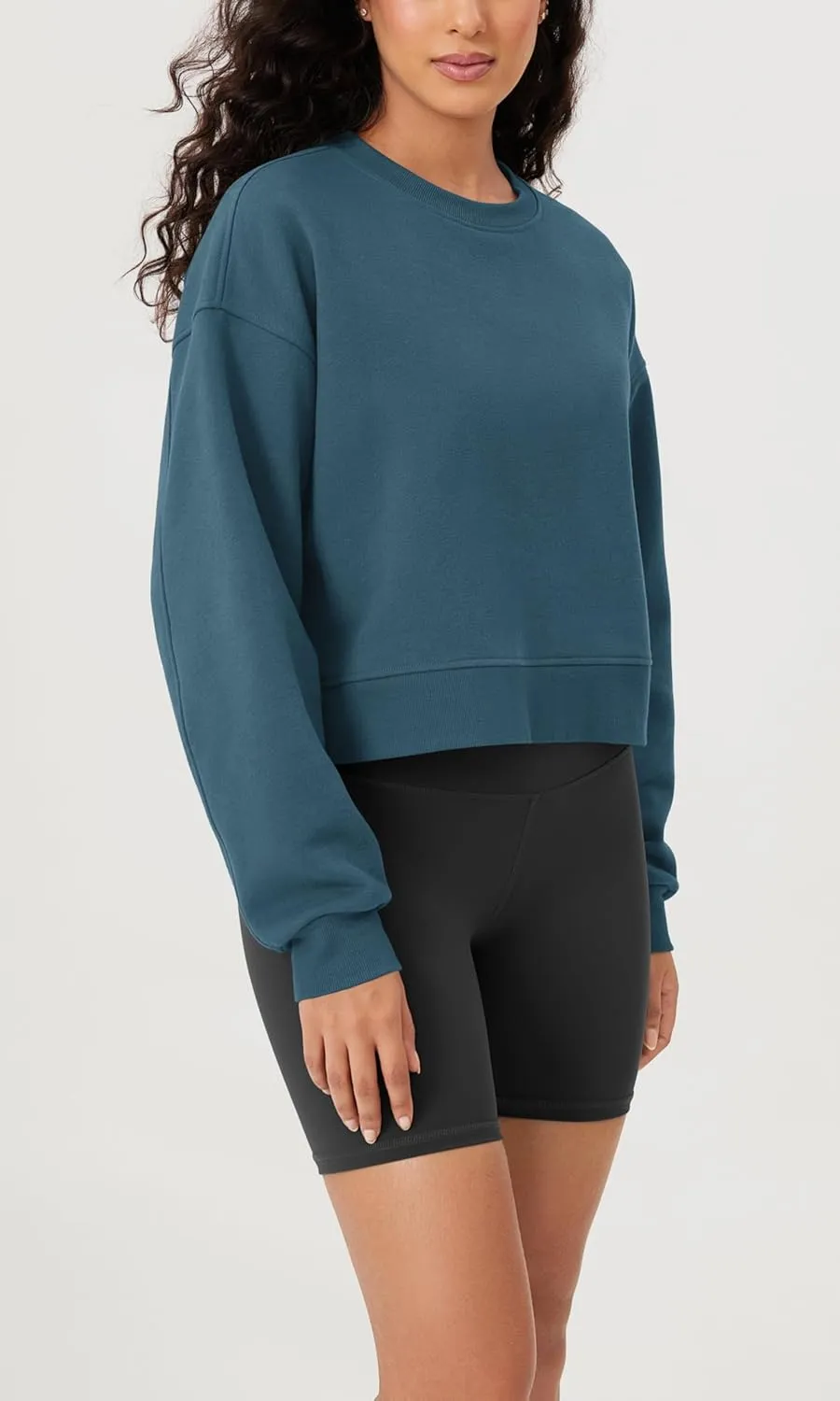 ODODOS Women's Fleece Lined Oversized Cropped Sweatshirts Long Sleeve Crew Neck Pullover Crop Top