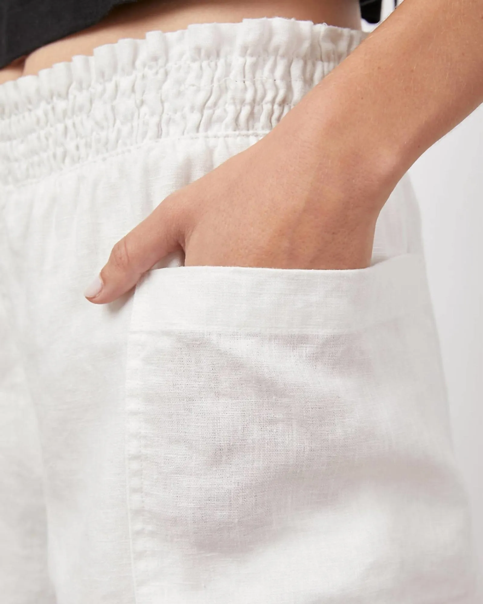 Summer Linen Short In White | White